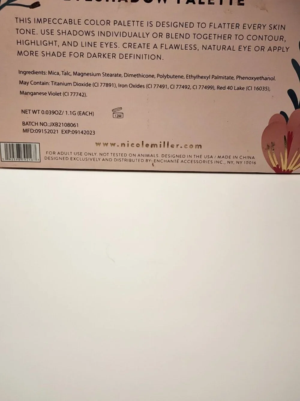 Nicole Miller New York Shimmer Eyeshadow Palette 24 Pans New